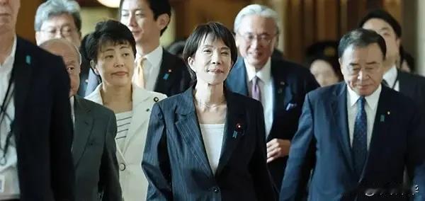 “天有不测风云”，与自民党联合执政的公明党突然退出执政联盟，让刚当选总裁的高市早