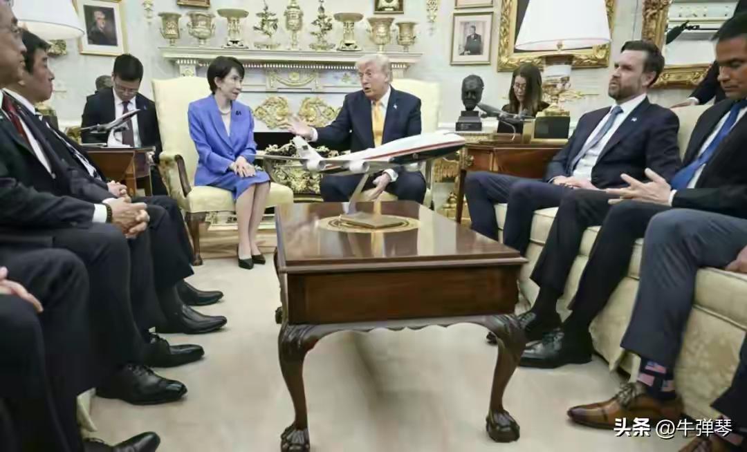 全世界都被特朗普逗笑了，除了高市早苗
全世界都被特朗普逗笑了，除了高市早苗

特