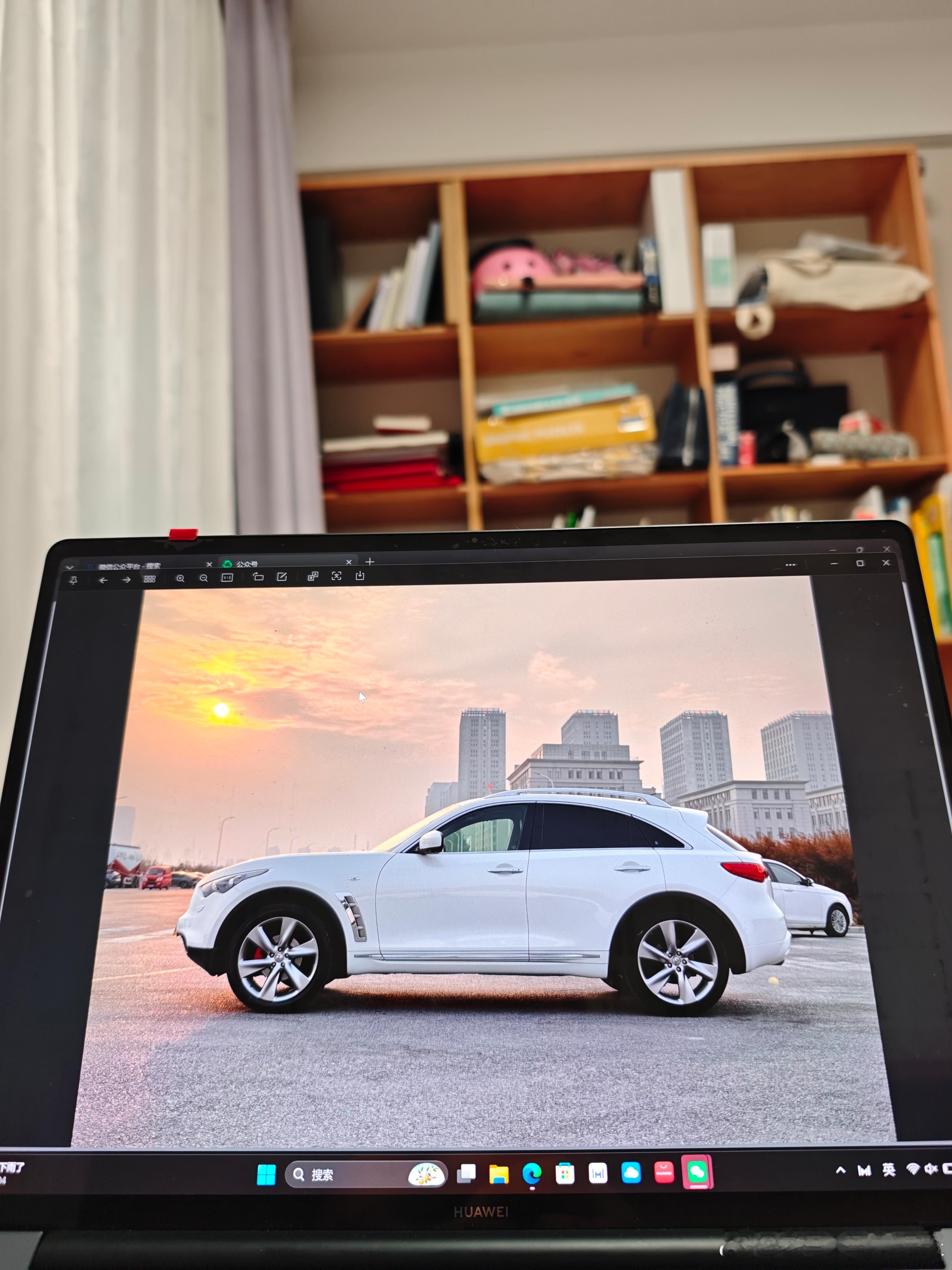 马力玩聚老马在路上 FX侧面是真漂亮啊写公众号时忍不住拍一张[耶] ​​​