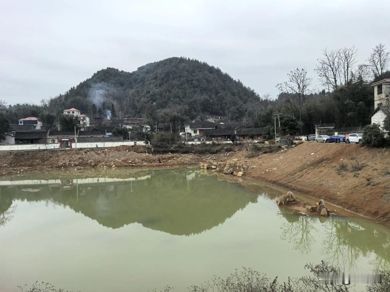 七律.参加龙潭板塘村彭健刚和他的非遗文化迎春活动有感
（2025年1月17日）