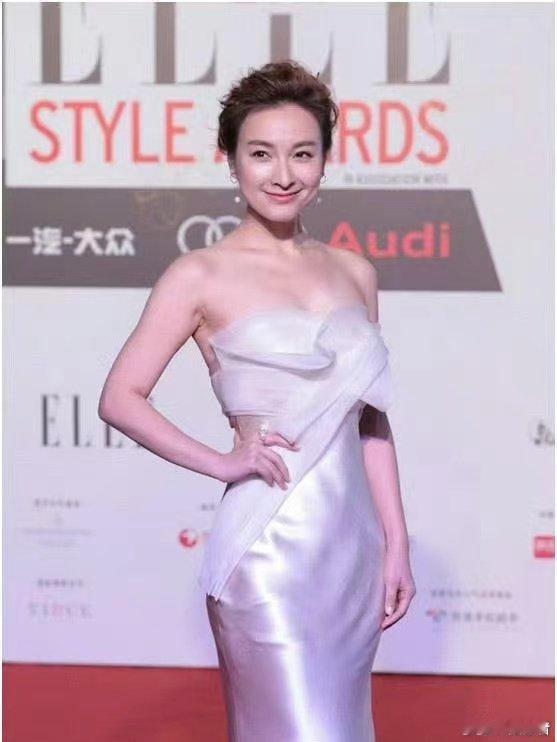 #吴昕劝被家暴的旺旺妈妈再婚#世界上不能缺少温柔的人，吴昕温柔的劝旺旺妈妈再婚，
