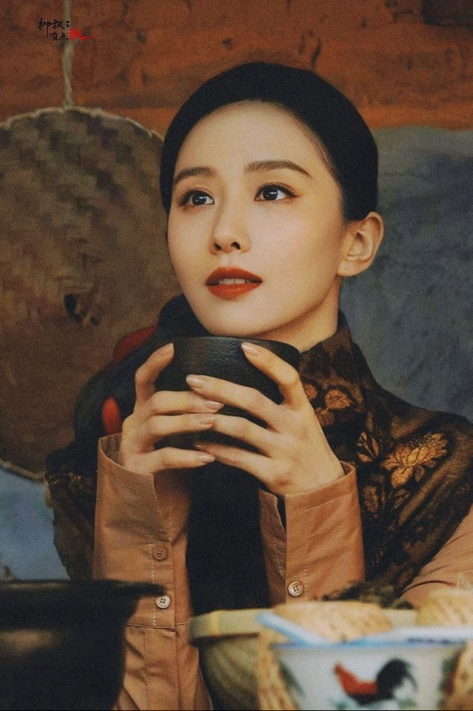 刘诗诗是懂娃衣的 美人果然做什么都自带美感，连搭配娃衣都这么有天赋。又优雅又少女