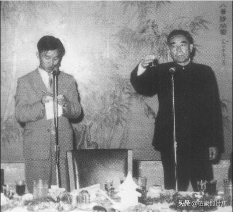 1960年10月，阿尔巴尼亚作为当时坚持独立自主立场的东欧国家，其高级代表团访华