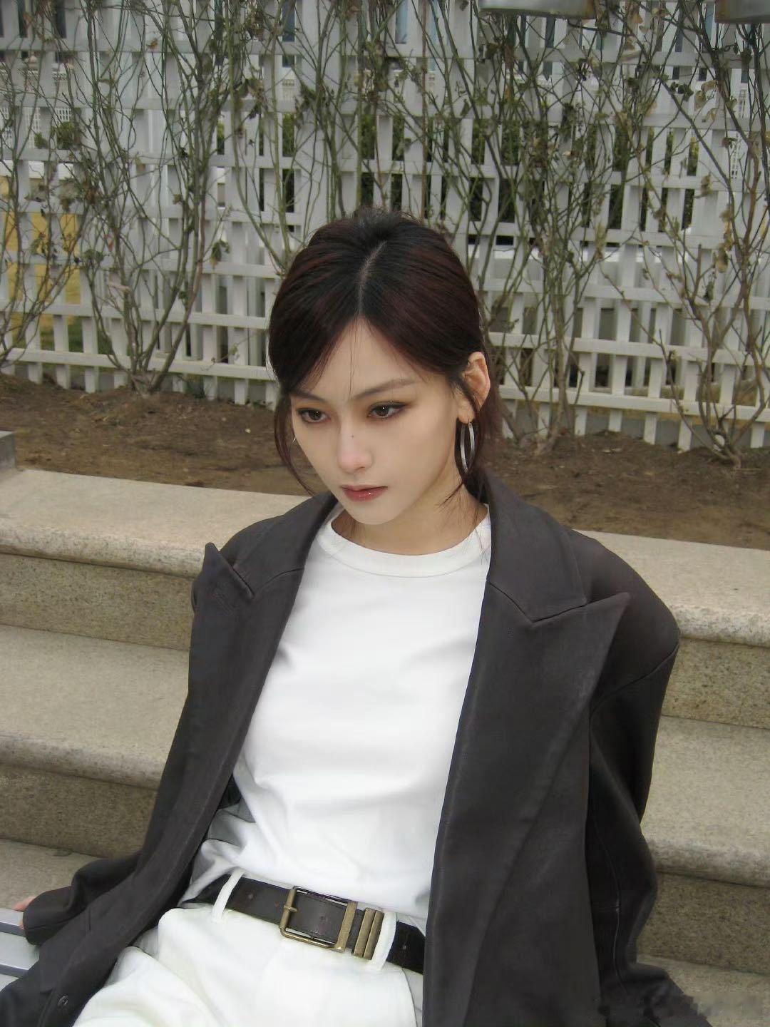 陈晓邱泽尚语贤领衔主演 尚语贤的美真的让人无法抗拒，期待她在剧中的精彩表现，林小