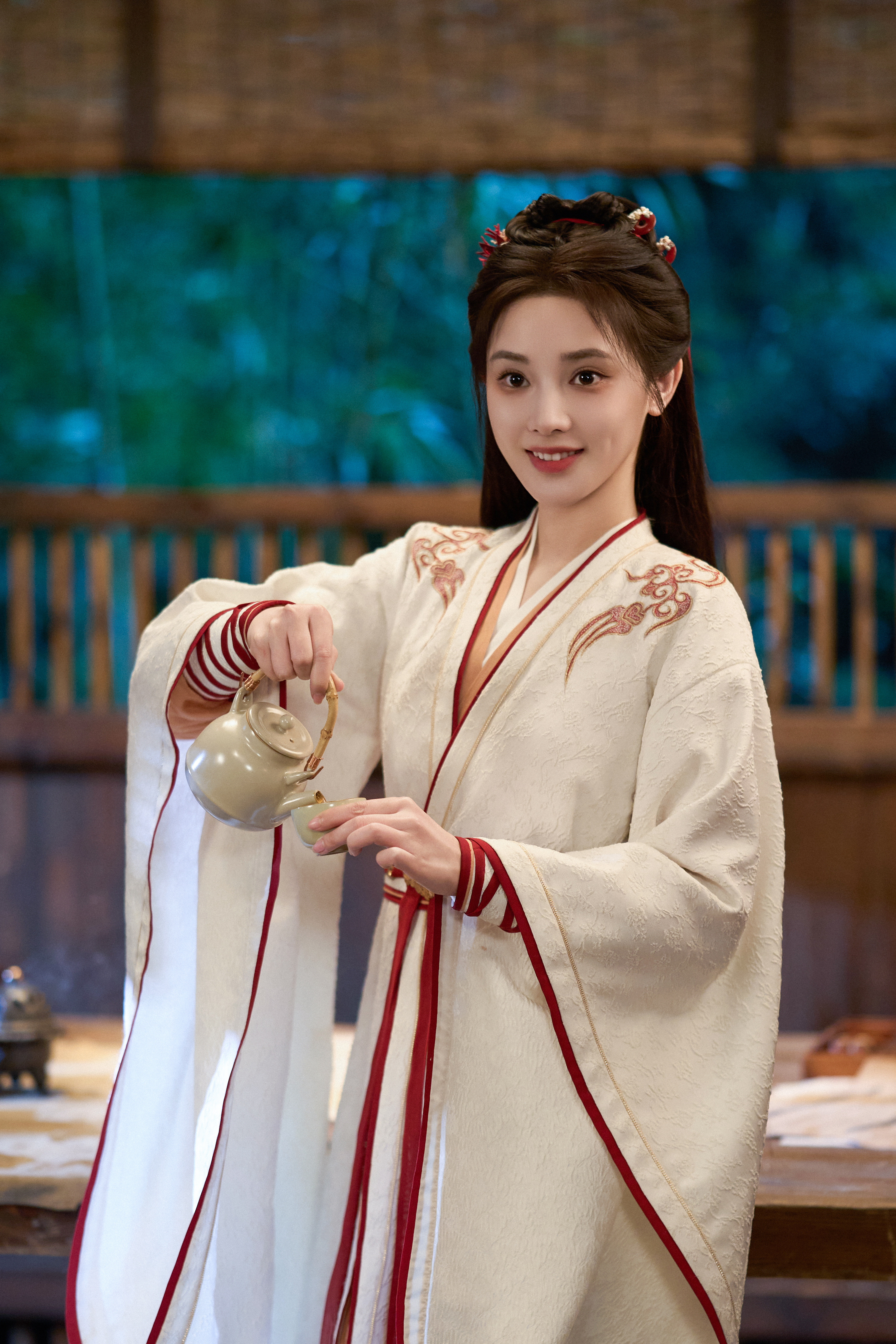 彭小苒 《凤凰台上》凌苍苍☽ 剧照-白衣（白红） 