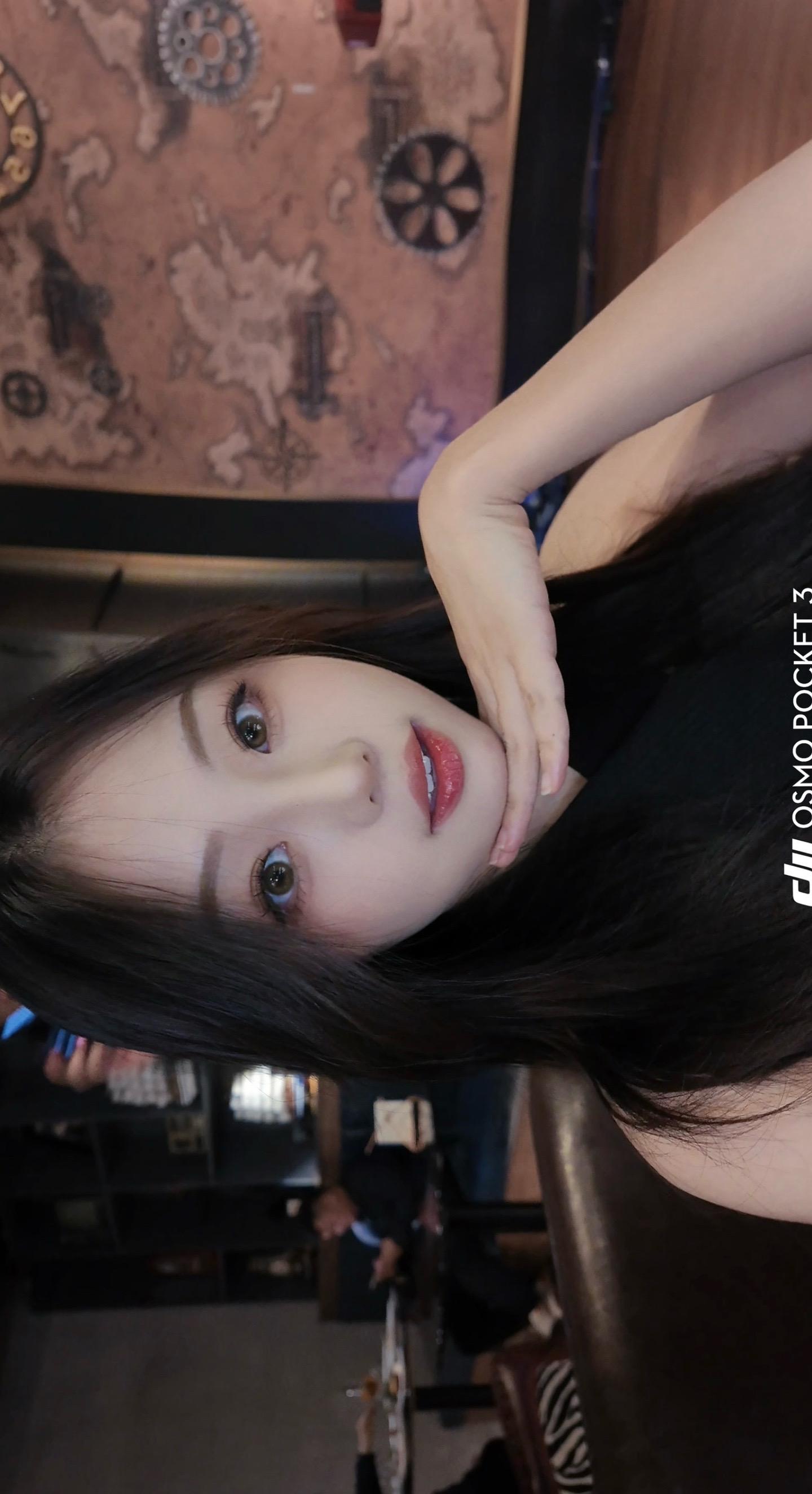 被你牵着的手是不可能的画面