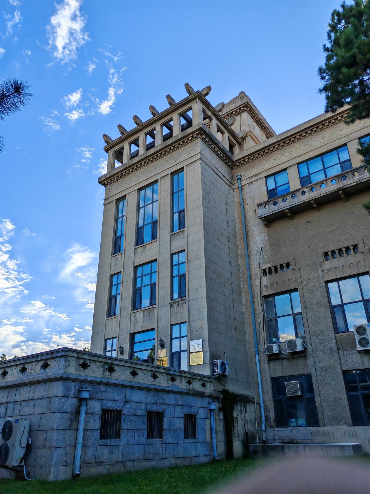 时隔四个月，再次傍晚前游东北大学，一个校园很开放包容的高校[赞]