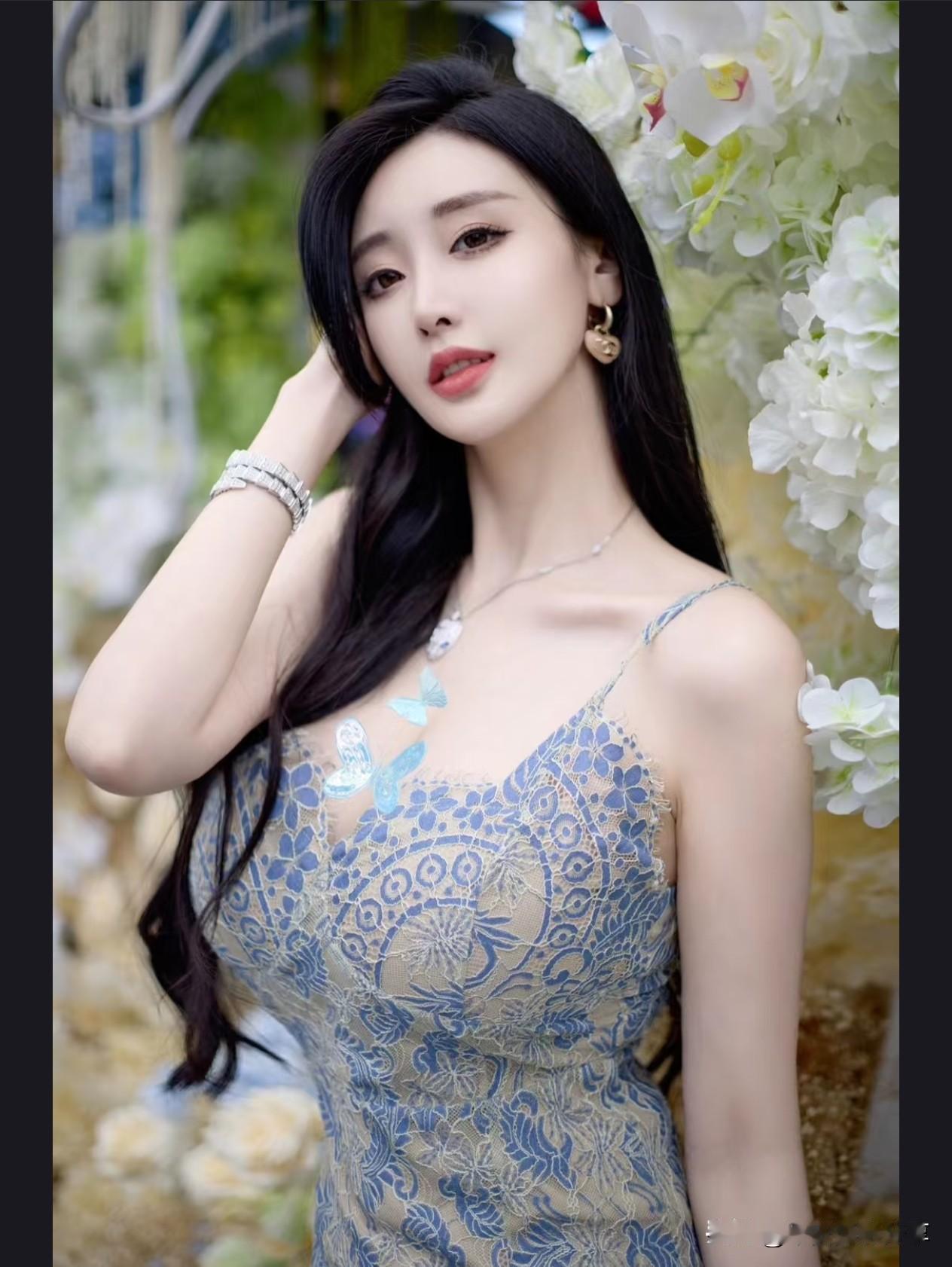 优雅蓝裙仙女，花海中的梦幻少女紫色梦幻少女 紫裙花漾少女 粉裙仙女 梦幻蓝裙仙女