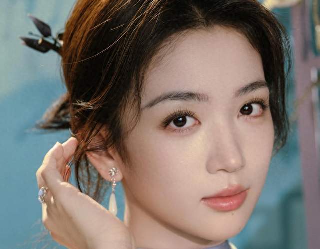 代露娃：长相甜美，看美女