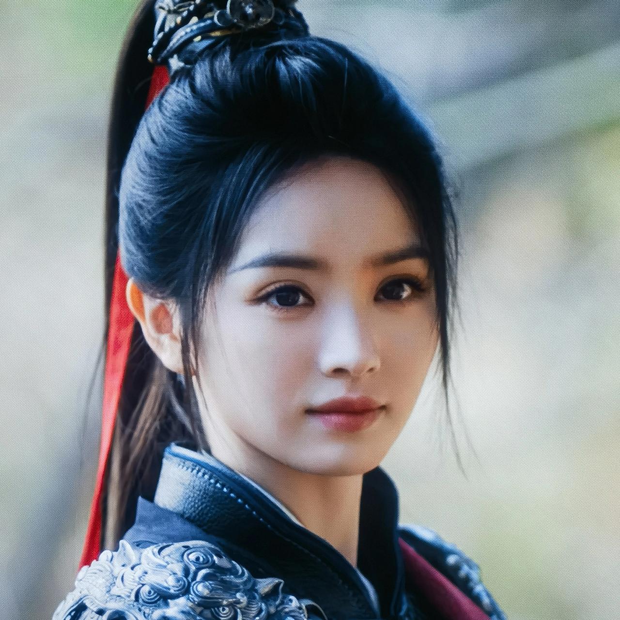 田曦薇换装女将军之后，
差一点没认出来，
还以为是误入别的电视剧，
串台了呢，