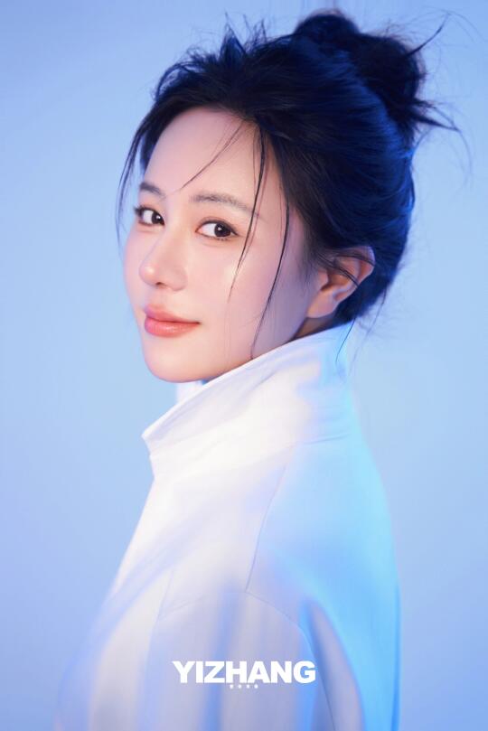 氛围美女必拍｜淡颜清冷感肖像