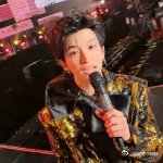 黄子弘凡直播被黄子弘凡的直播狠狠戳中！线上演唱会收官福利太绝，不能到现场的粉丝也