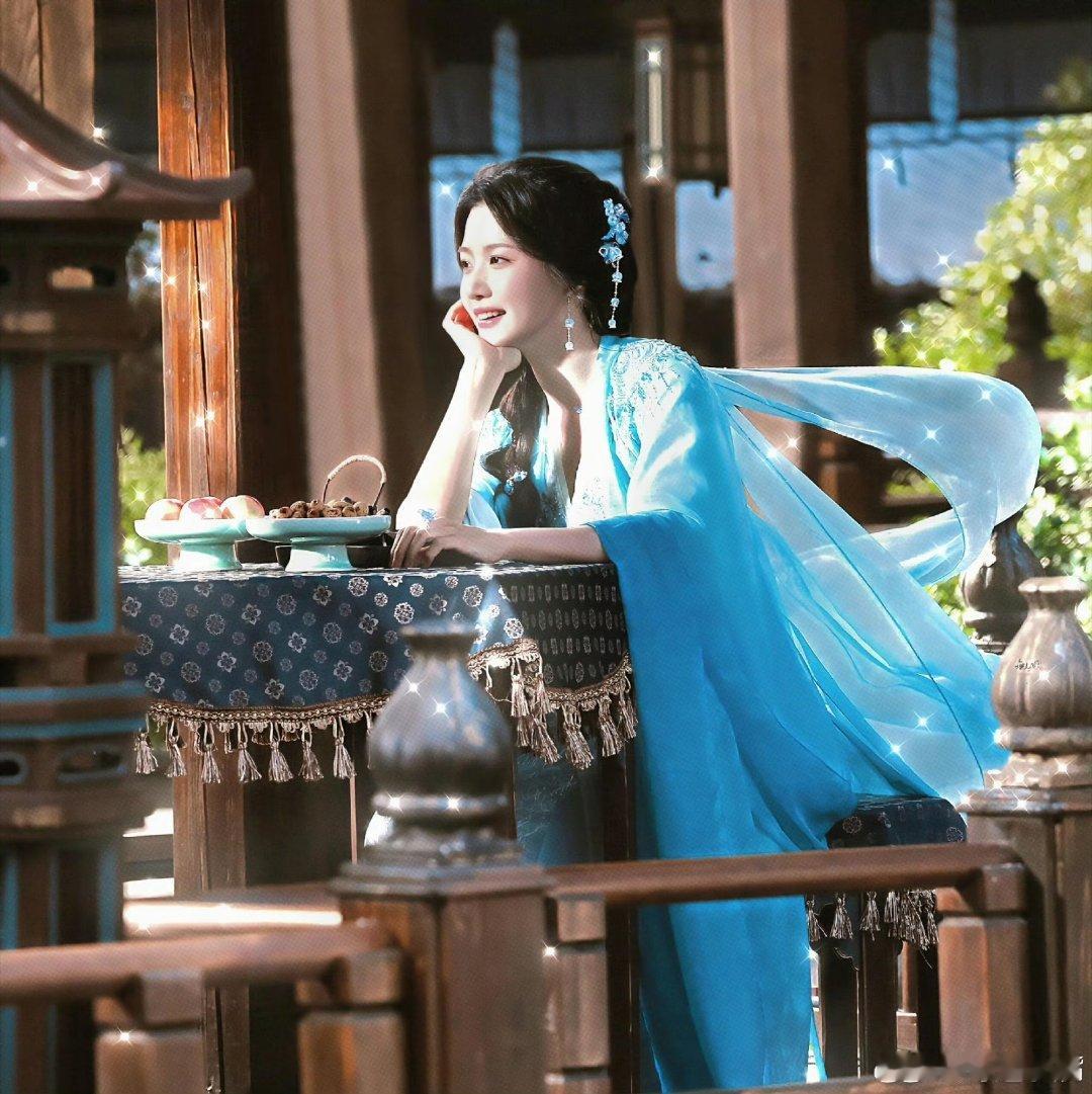 卢昱晓神级路透那段播了 盼星星盼月亮，这段终于等到了！卢昱晓的灵动娇俏全在眼神里