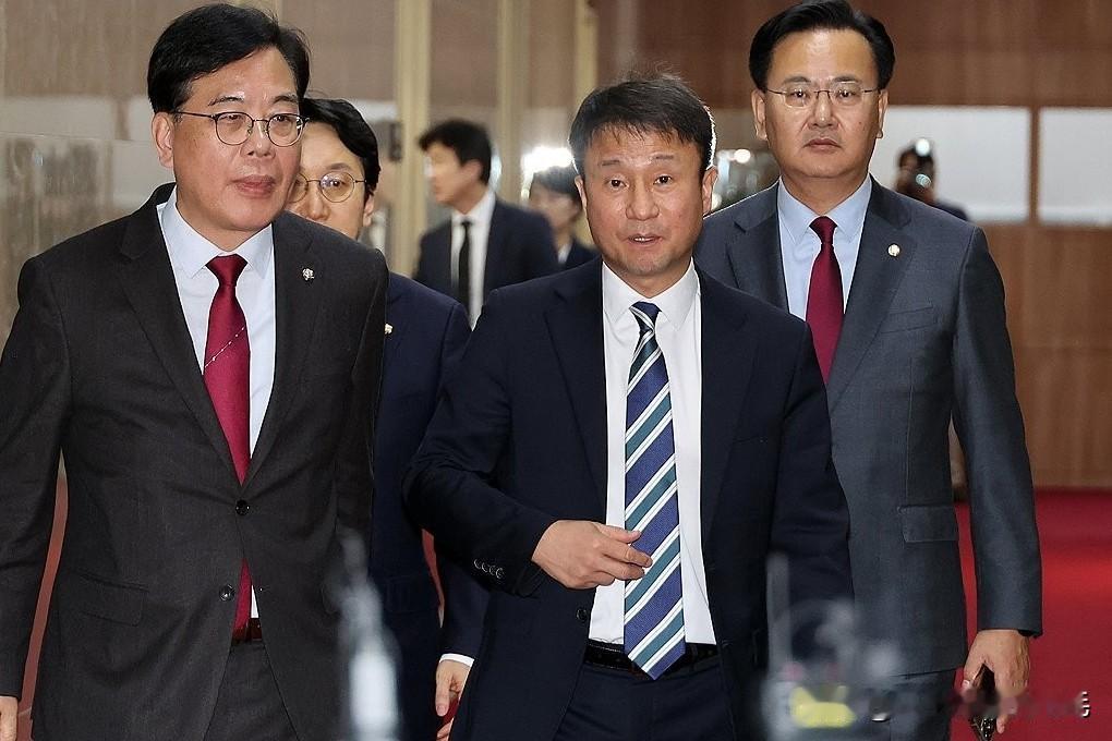 22日，韩国朝野在2月国会闭幕前围绕立法展开激烈博弈，行政整合与司法改革法案推进