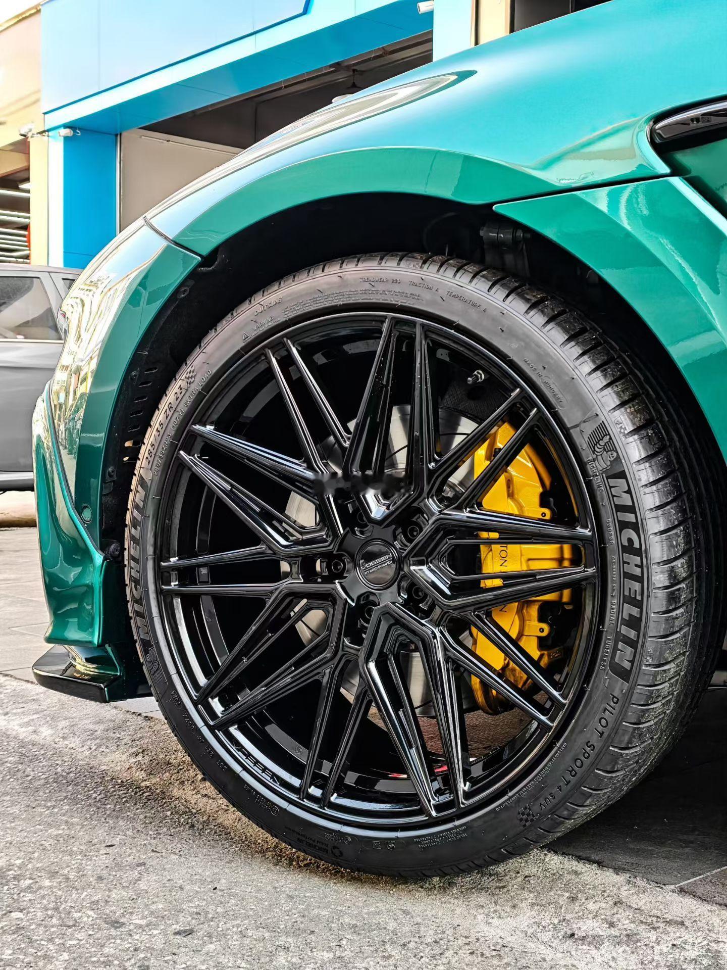 阿斯顿马丁DBX 完工案例🇺🇸Vossen HF7 23寸 上车！搭配米其林