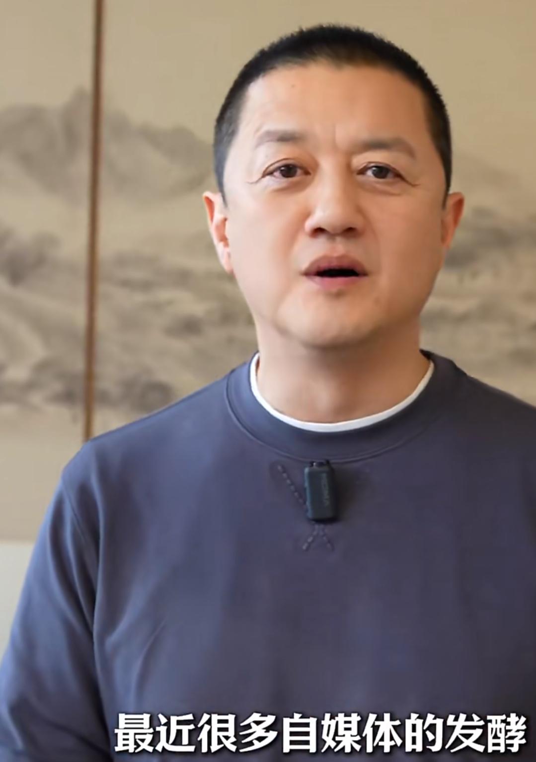 李亚鹏公布直播收入直接替网友捐给嫣然医院。
看哭了，被这个男人深深感动到了。
李