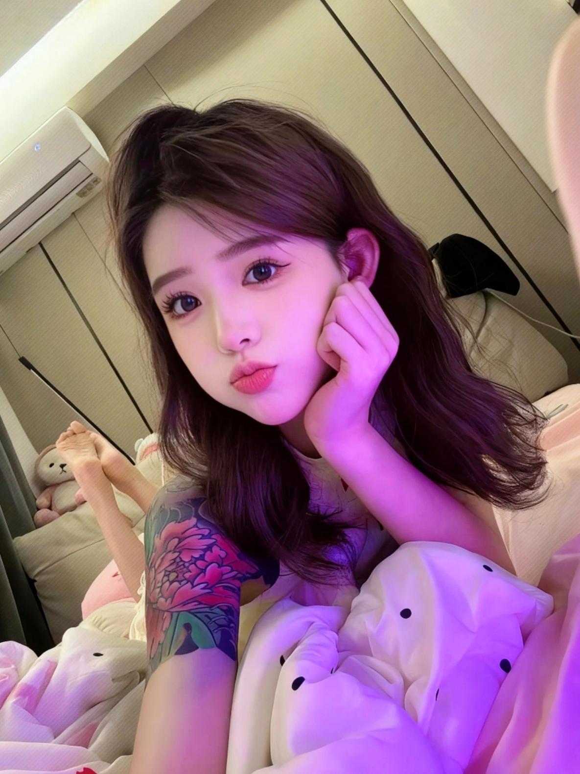 不好好读书 以后只能谈我们这种花臂女