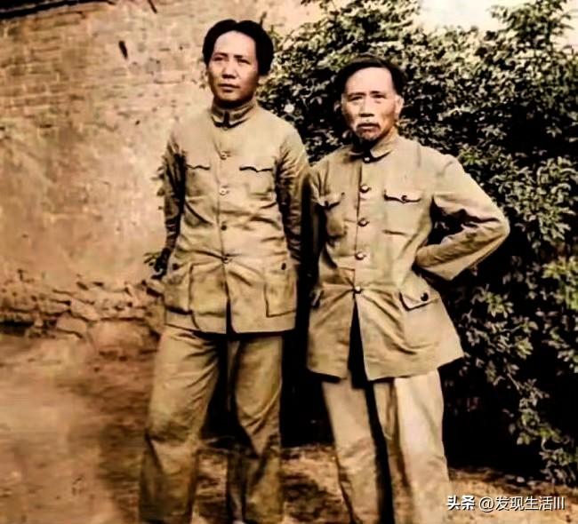 徐特立是教员在湖南第一师范读书时最敬重的老师之一。教员曾满怀敬意地评价他：

“