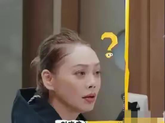 宁静当年在美国生完娃，没坐传统月子，直接冰水洗澡、出门吹风。十年后她上节目承认：