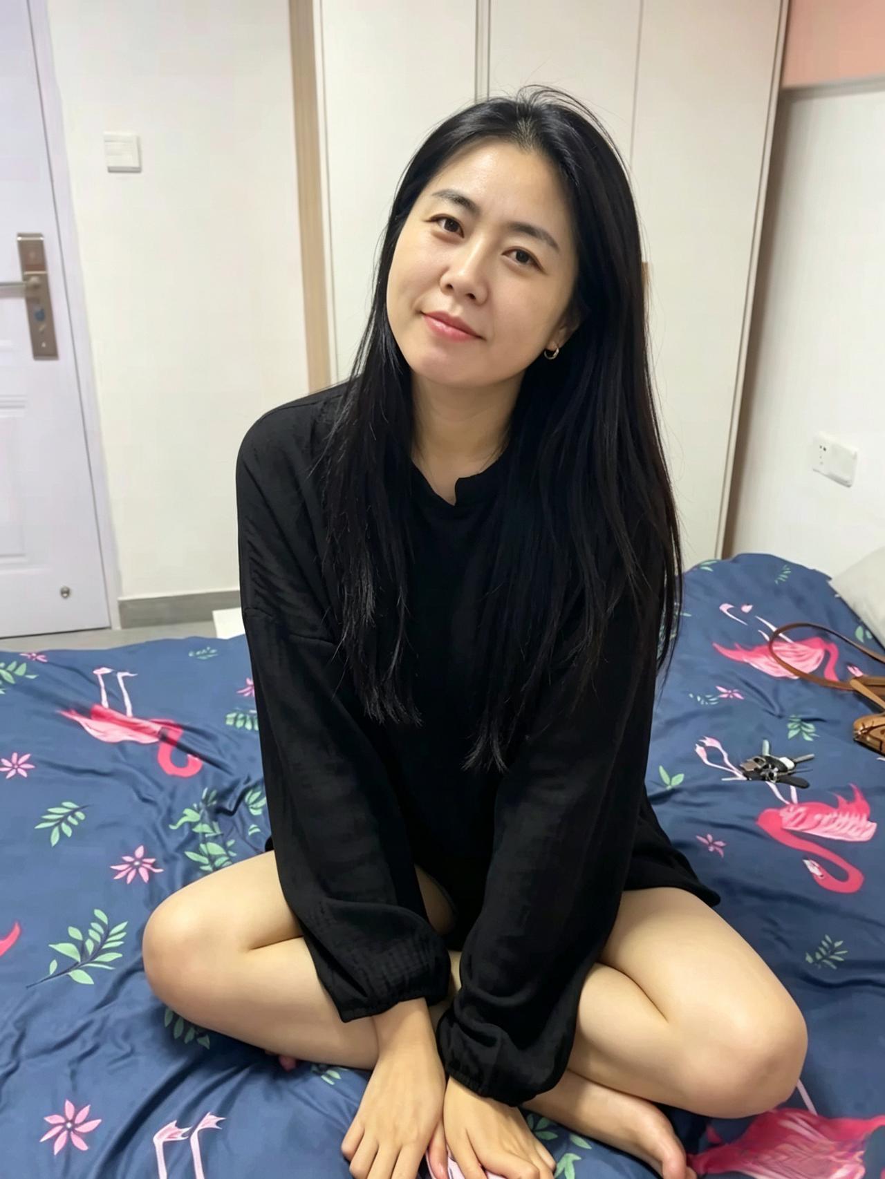 洗尽铅华真态现，温柔本自出天然。