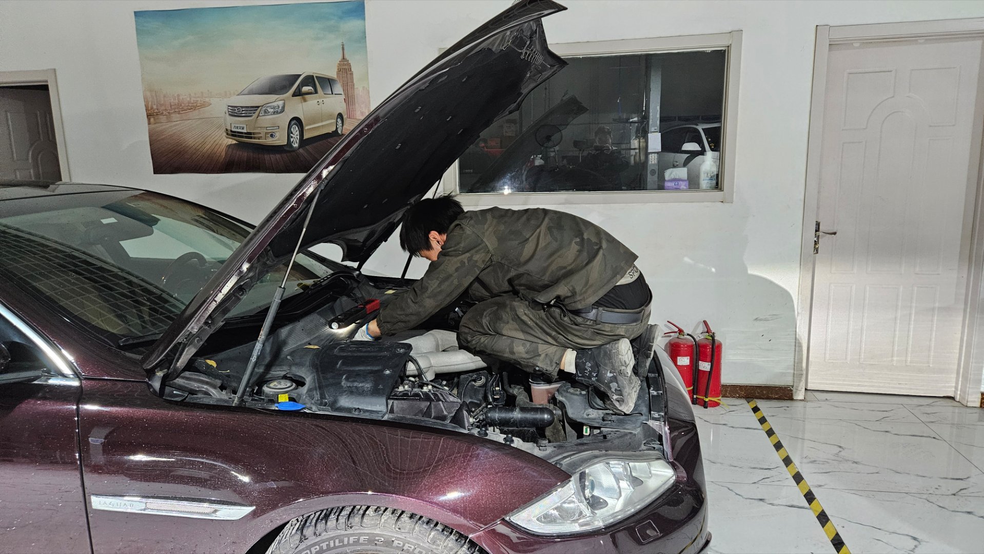 这个话题简直实在侮辱我公司的小伙伴，就是我经常发那台捷豹，讲真，作为一辆价格不算