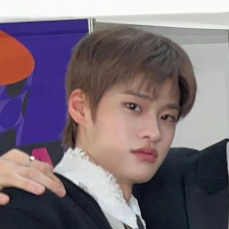 也就是在各式reaction里感受到熙儿其实还很小很稚嫩的实感。虽然有时候自带夸