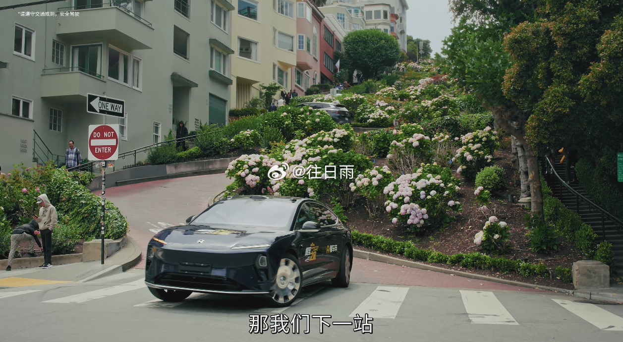 加州一号公路怎么开最解压实测！凯雷德跑加州一号公路封神！悬崖弯道+持续海风，车身