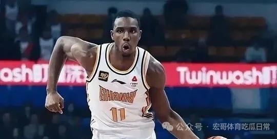 山西内线有刘传兴、法耶、葛昭宝，需全队协作保护篮板，避免被对方打快攻反击。山西汾