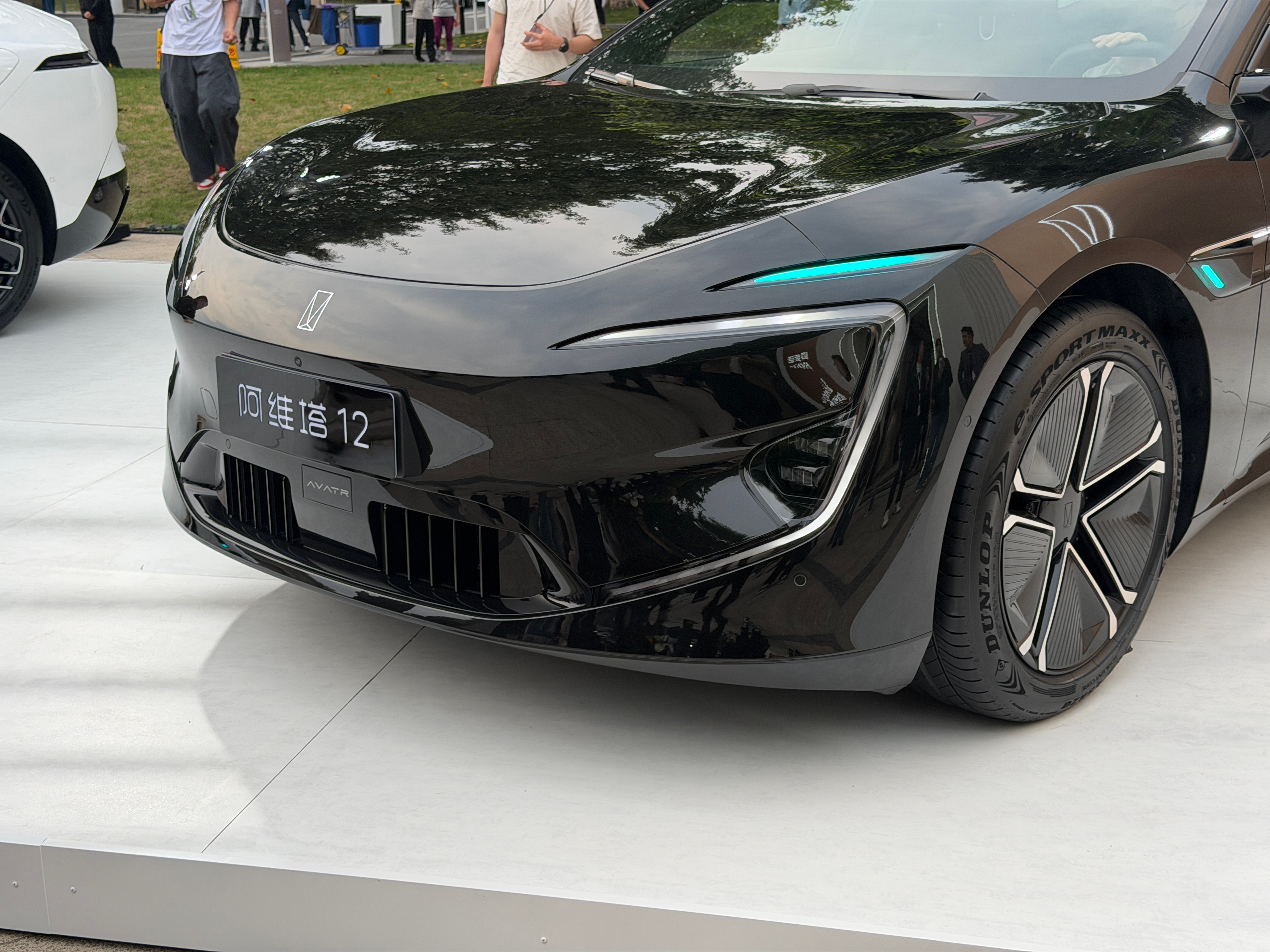 新车划重点4月8日，新阿维塔12正式上市，阿维塔06T同步开启预售。两款车型均由