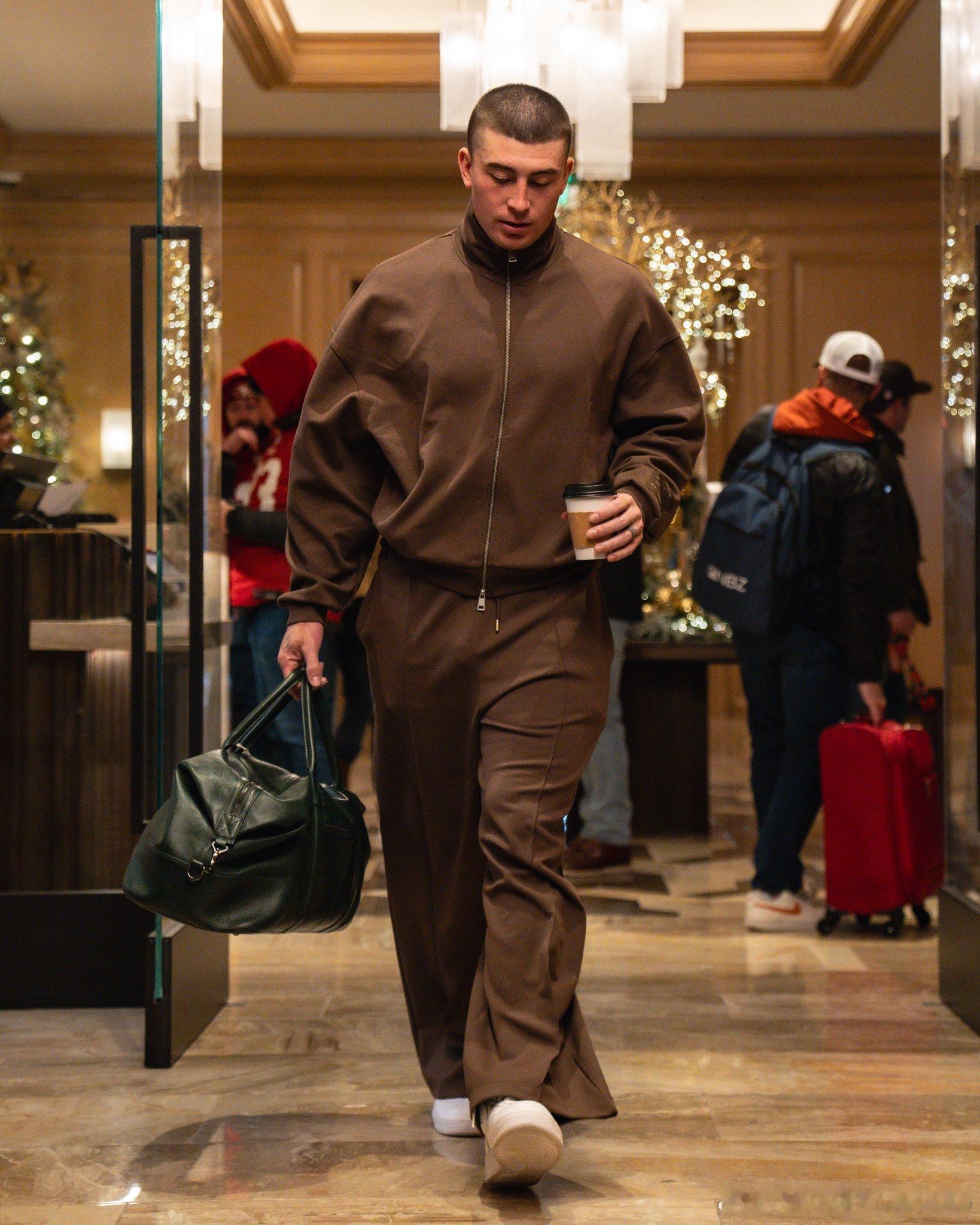 佩顿·普里查德！个人本赛季NBA最强一战！！！42分3篮板3助攻，Carry波士