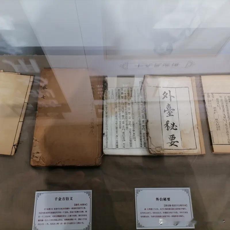 看到“文章有骨千斤重”这个上联，瞬间来了兴致。这上联寓意文章有内涵、有风骨便价值