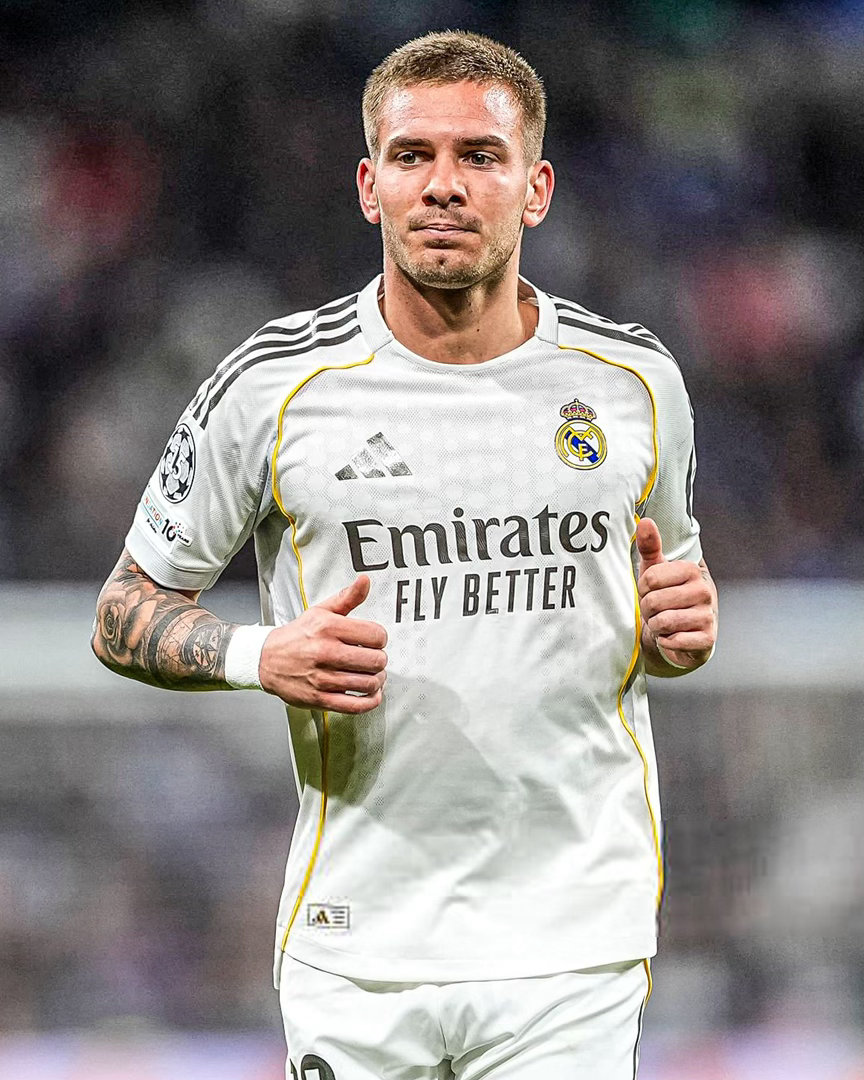 🇦🇷马斯坦托诺在欧冠四分之一决赛欧冠拜仁vs皇马 的比赛中只上场了4分钟：❌