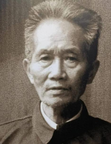 1950年，开国上将杨勇收到一封来信，信中说：“我还活着，能不能给我安排个工作。