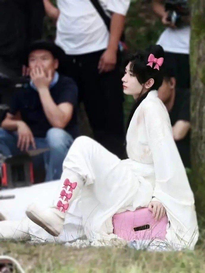 这是要闹哪样，成毅真的好娇啊 ​​​