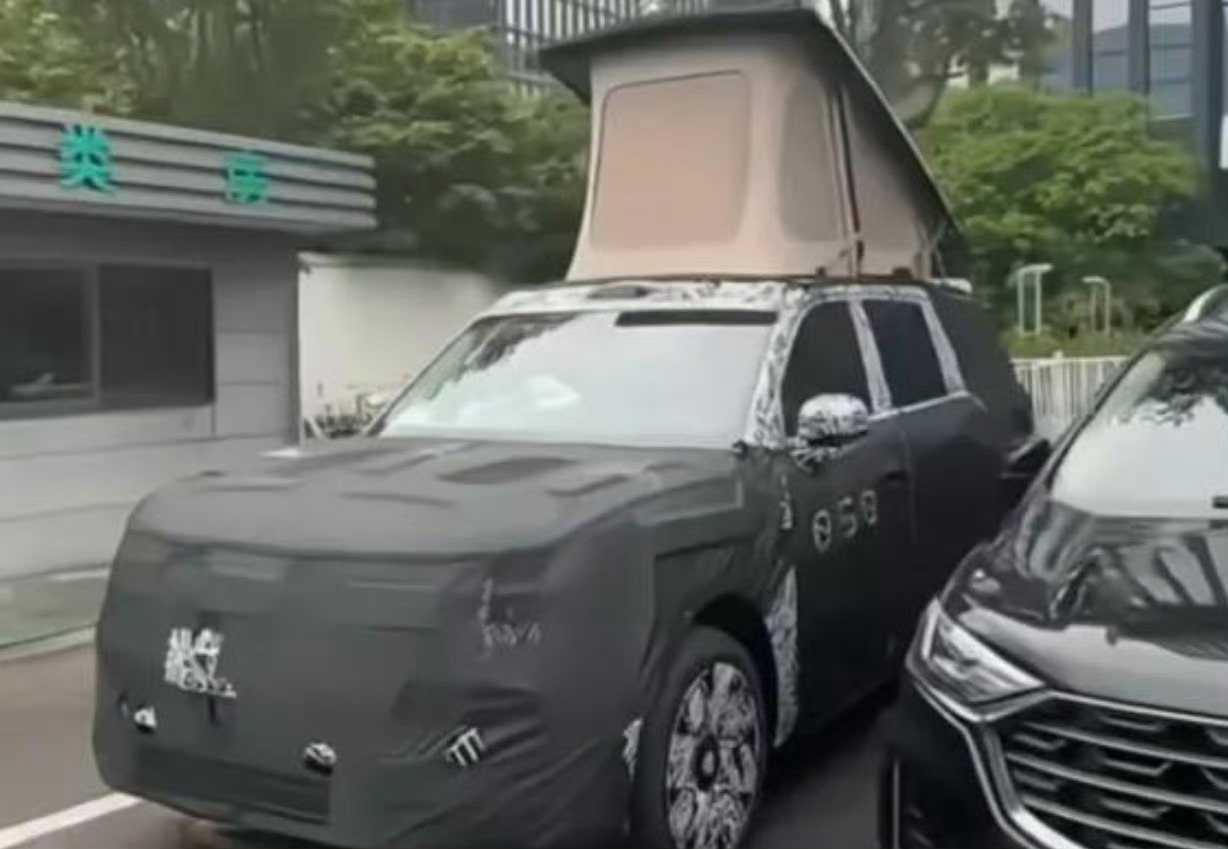 小米的新品牌和享界看起来都做了升顶 SUV，汽车市场太卷了，就算体系能力强如小米