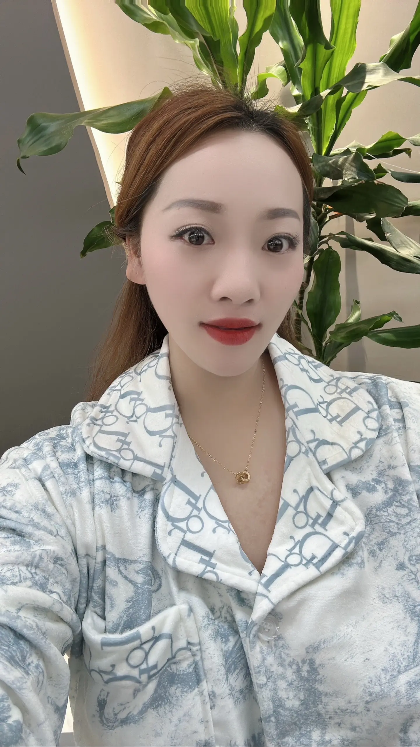 “一年可以让一个人改变很多，     不信你看看去年的自己”