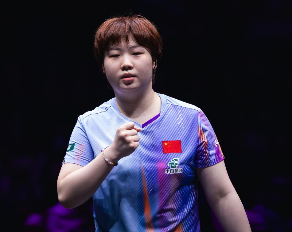 教练太自信，蒯曼4-1早田希娜，4个赛点被逆转。
8月8日，横滨冠军赛的女单1/