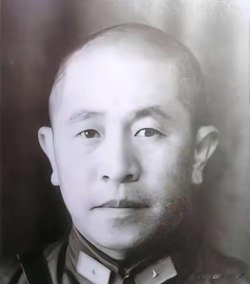 1937年，当南京守军接到撤退命令时，粤军66军军长叶肇抽出佩刀，没人知道这支衣