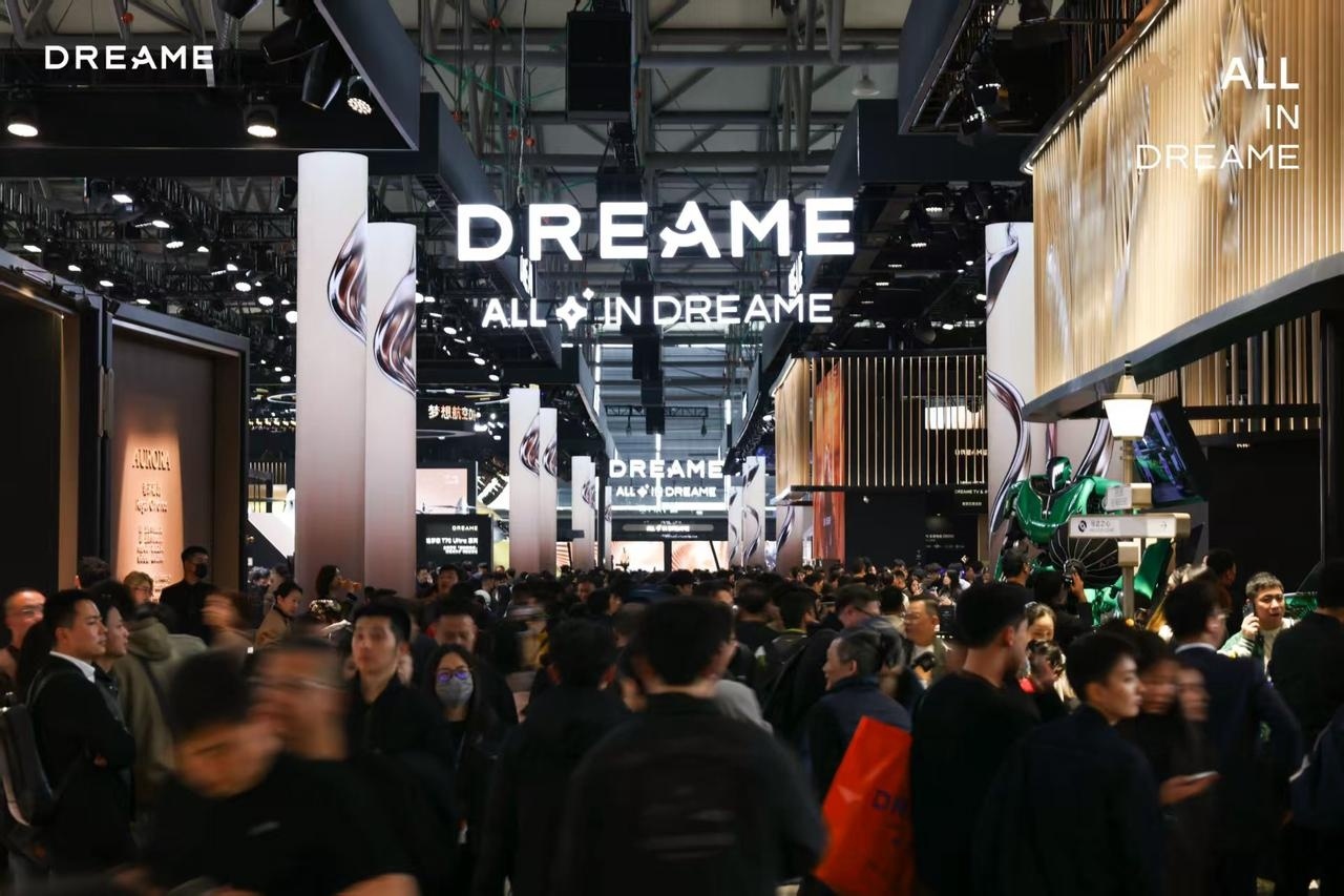 追觅确实强的可怕，不止春晚，今年的AWE也绝对是顶流了。听说，包了一个馆，展馆人