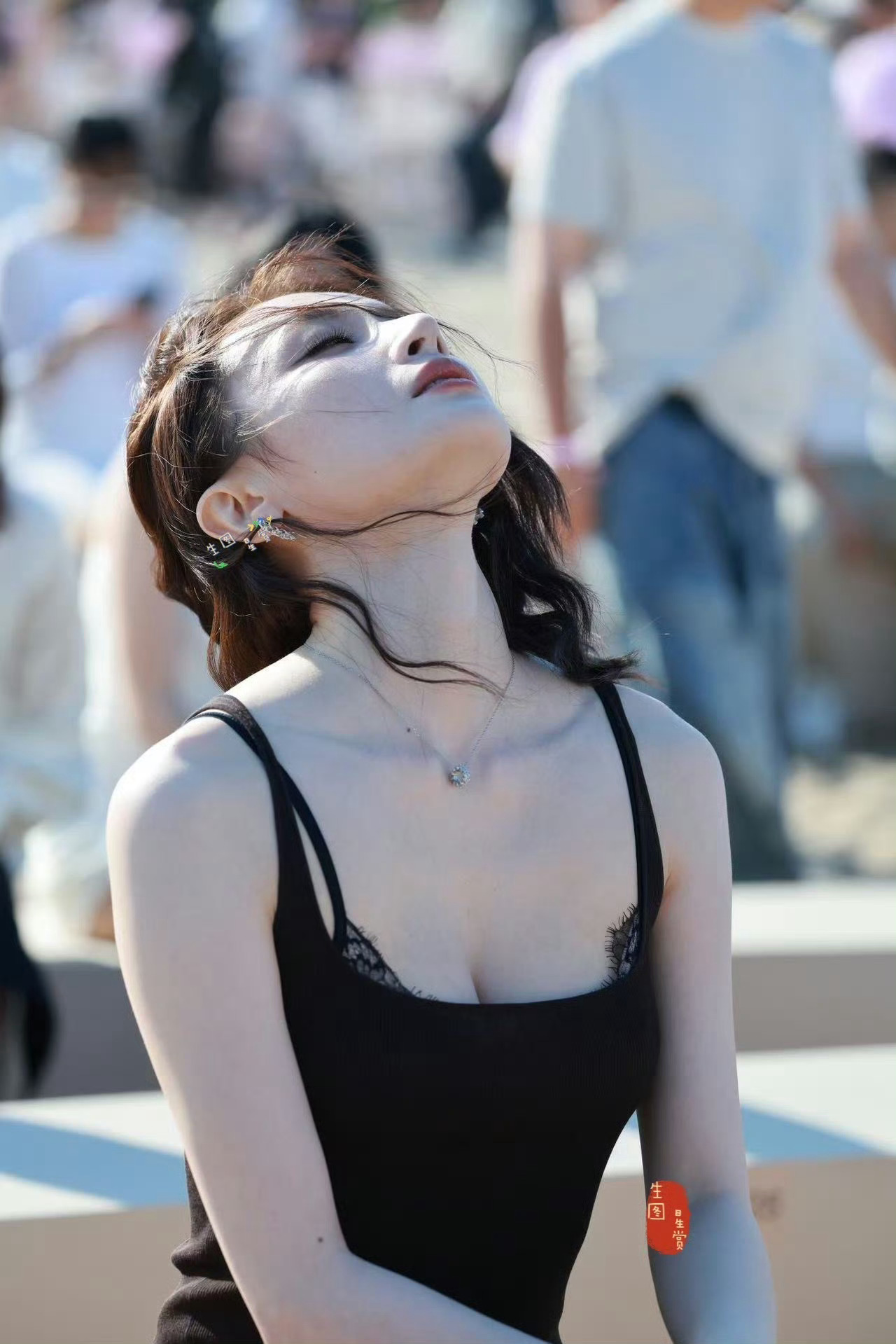 隆妮ubras十周年海边看秀两组生图，身材火辣的高启兰