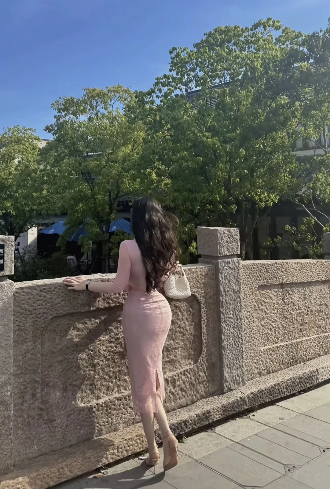 今天的天气穿包臀裙刚刚好～