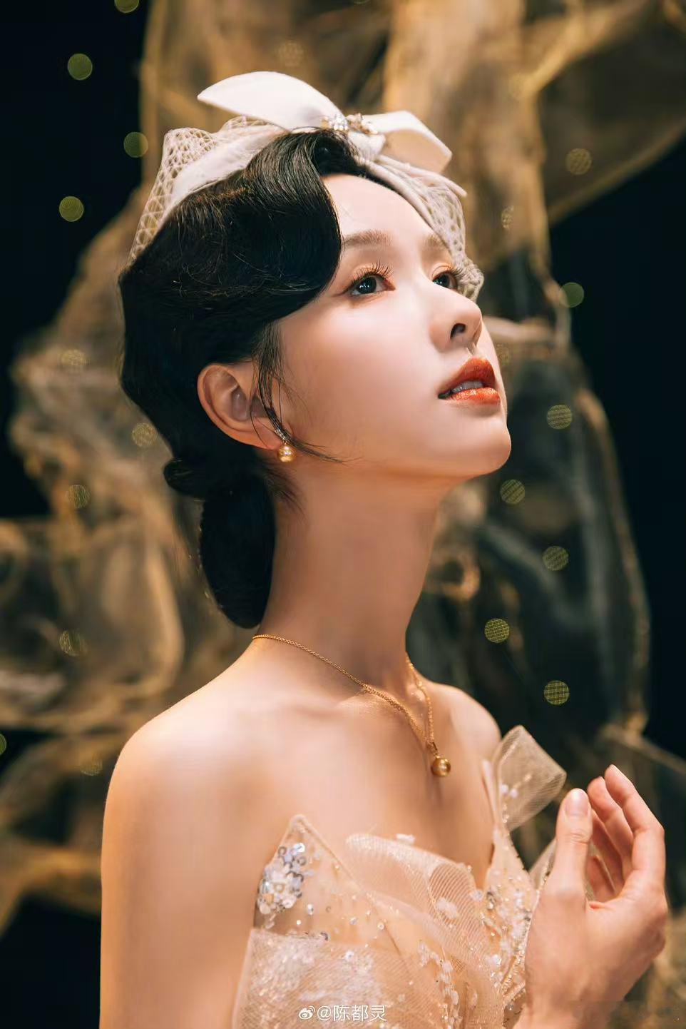 陈都灵民国千金碎片 陈都灵民国千金碎片，陈都灵这套完全民国千金大小姐啊，优雅复古