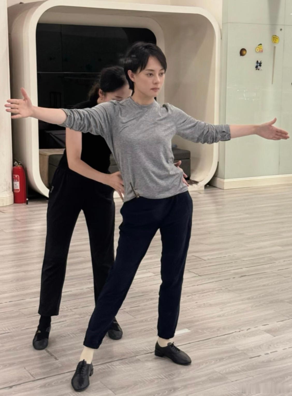 谁懂！孙俪陪女儿上课，结果把自己卷进去了！ 