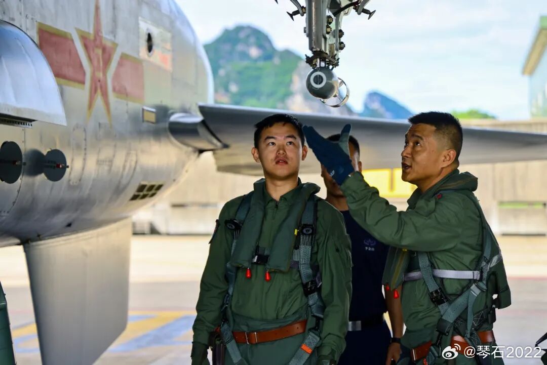 空军“第四混成旅”组建76周年！中国空中力量烽火问鼎计划中美军事力量