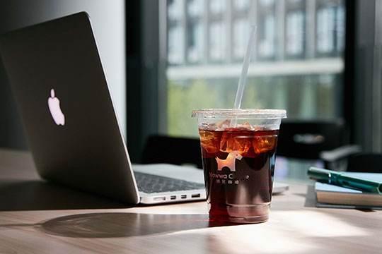 跻身四大天王，又一咖啡万店品牌诞生
7月，挪瓦门店数为3258家，11月就飙到了