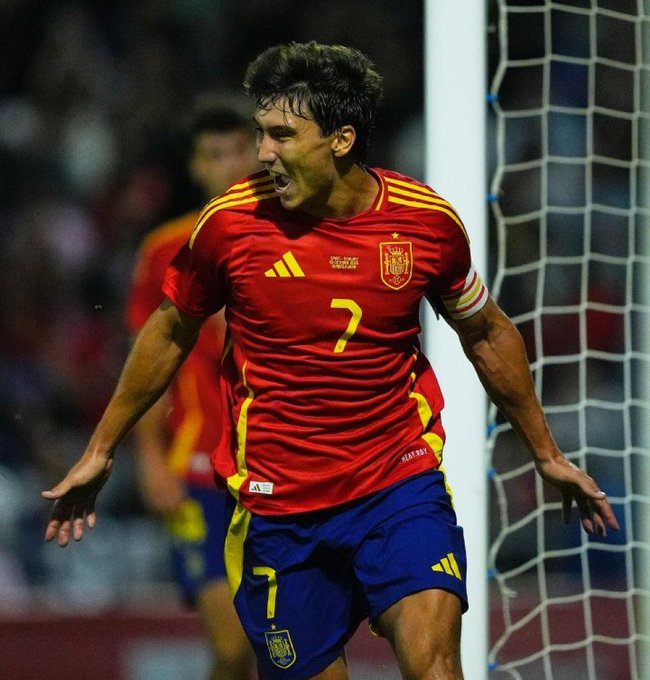 很多俱乐部都对签下贡萨洛·加西亚感兴趣。阿斯顿维拉、法兰克福、利兹联、狼队和布莱