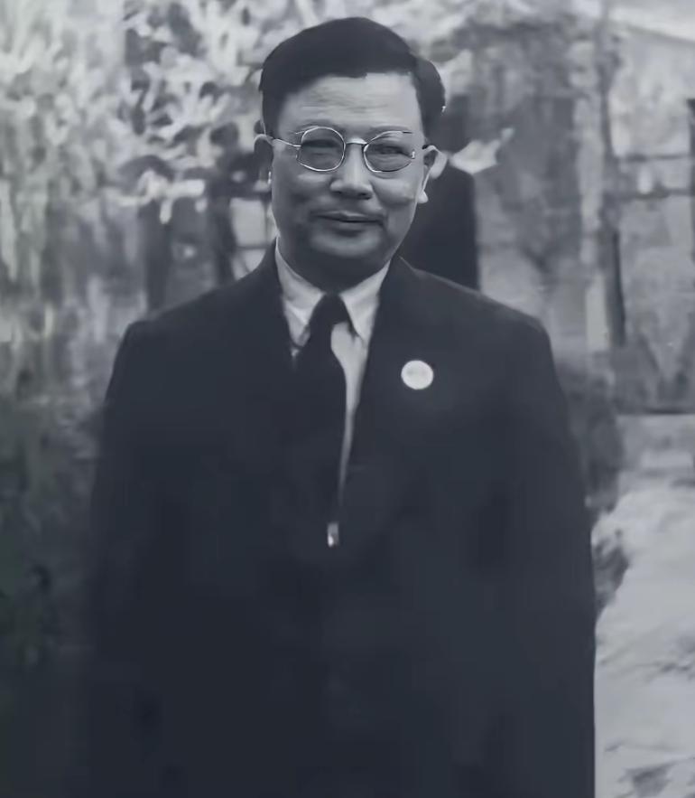 1943年，一个害死200多人的大叛徒，找李克农自首，李克农与他聊了3天，最终决