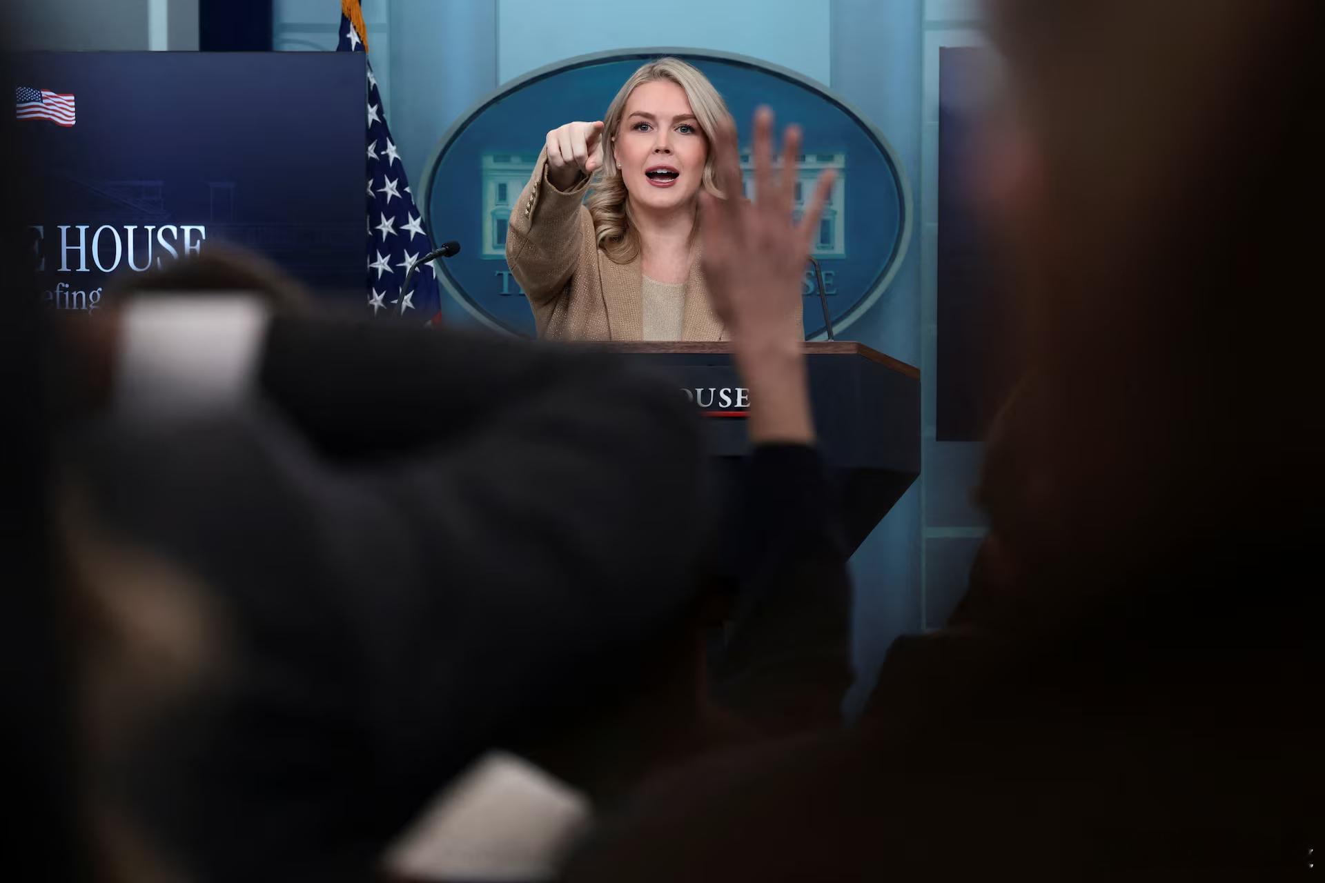 【白宫承认海军上将批准了对委内瑞拉船只的第二次打击，并辩称合法】（路透社）——白