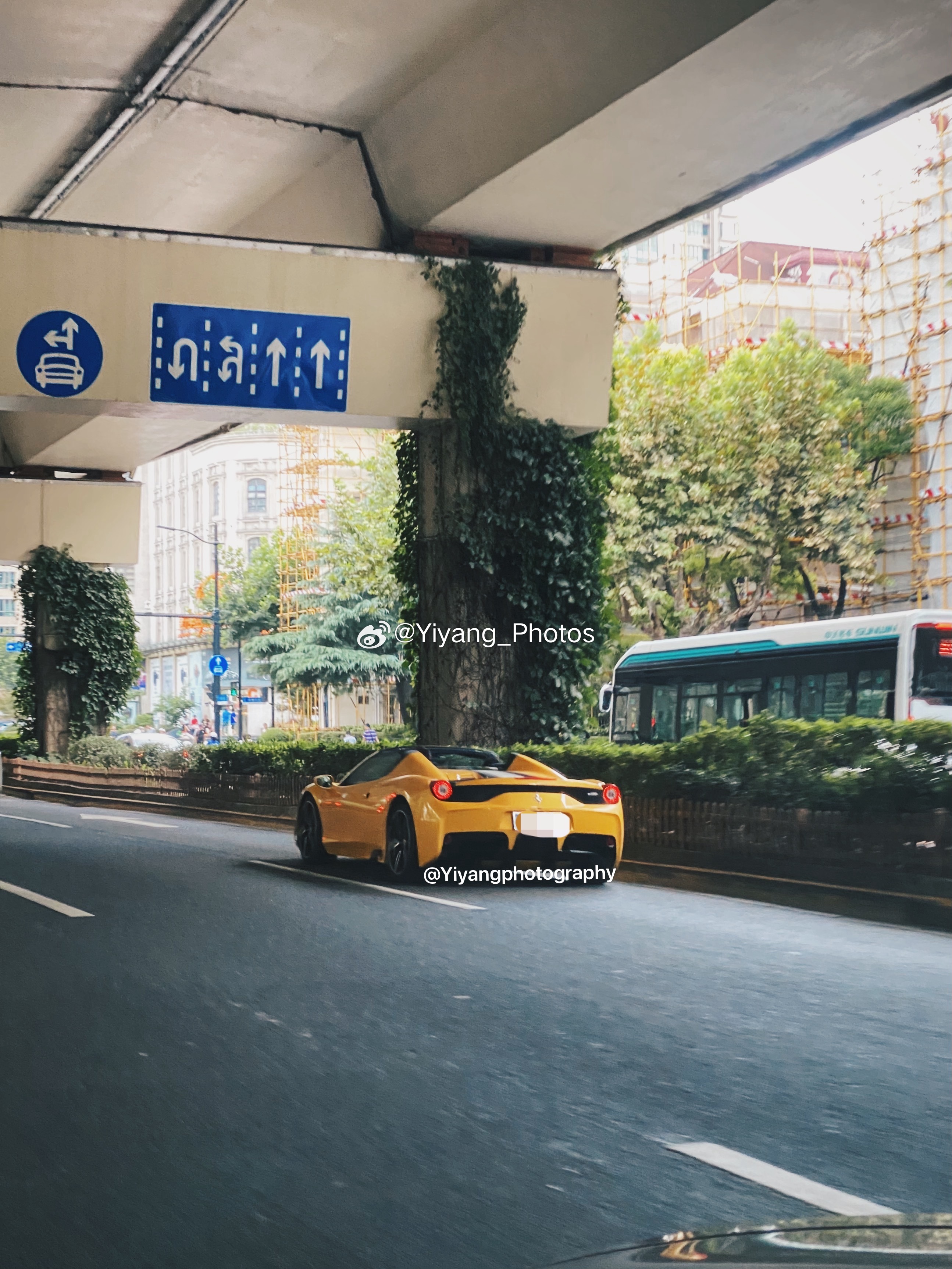 之前一个普通的周六下午偶遇的三辆赛道版车型  ​​​