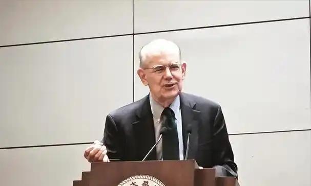 美国教授急了：中俄不救伊朗就是疯了？那中国更该冷静。
美国人有时候真挺有意思。